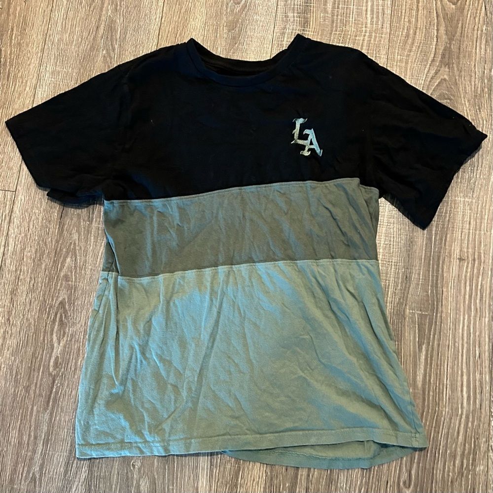 Eighty eightbrand youth boys green black T-shirt size L 100%cotton
